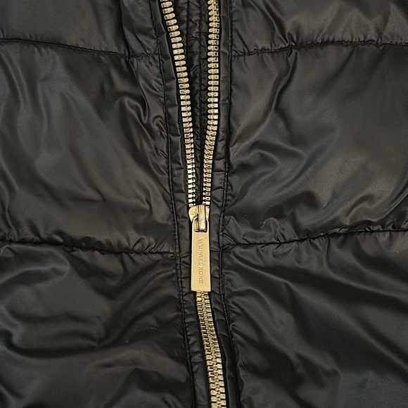 Michael Kors Stylish Black Puffy Jacket Coat **Size M** 🧥🧥 - Picture 3 of 5